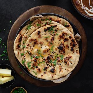 Naan sa maslacem