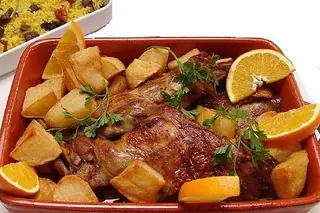 Cabrito Assado com Batatinha e Esparregado (Dose 1 Pessoa)