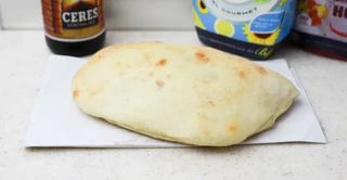 Calzone prosciutto e mozzarella