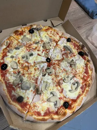 Pizza Capricosa 28cm
