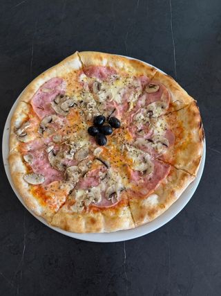 Pizza Capricciosa