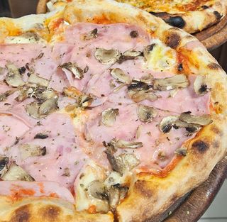 Pizza Capricciosa