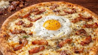 Pizza tonda  carbonara