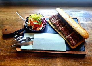 Ćevapi Mali i Pomfrit 200g