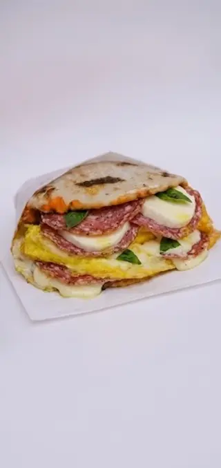 Spéciale Mozzarella Salami