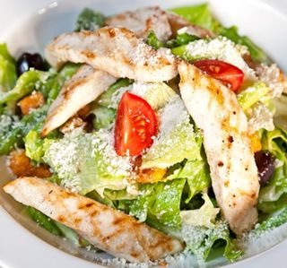 Chicken caesar salata
