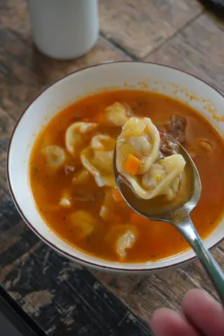 Чучвара на красном бульоне (250г)