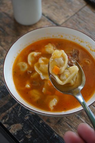 Чучвара на красном бульоне (250г)