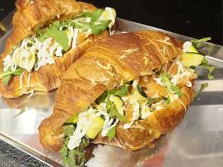 Cornetto salato salmone e zucchine
