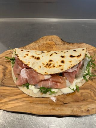 Piadina crudo di Parma