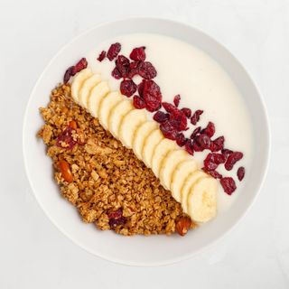 Granola s jogurtom