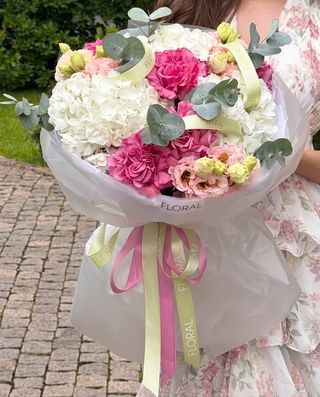 Эустома и Пионы (13 шт)