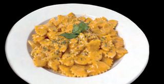 56.Farfalle al salmone