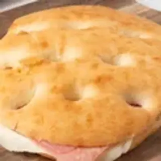 Focaccina con prosciutto cotto farcita
