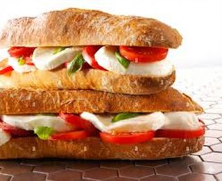 Francesina pomodoro e mozzarella 