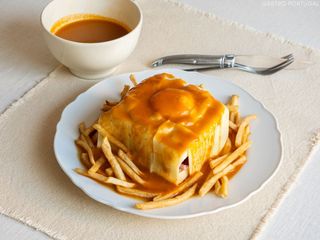 Francesinha de Frango