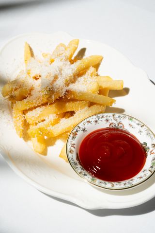 Фри с трюфелем и пармезаном (180г)