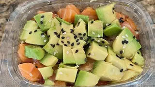 G1. Tartare salmone e avocado 1 pezzo