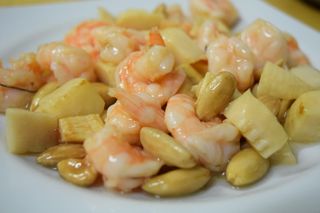 Gamberetti con ananas