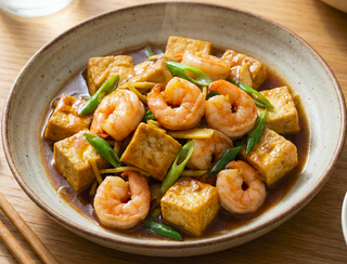 Gamberetti saltati con tofu