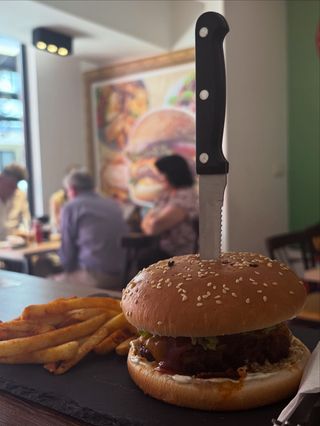 Garfield burger  