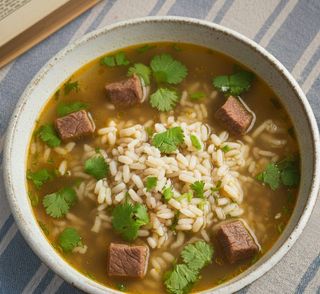 Говяжий суп с рисом (350г)