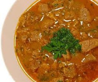 Juneći gulaš sa pire krompirom ili rižom