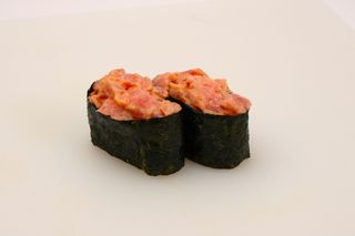 Gunkan spicy-tuna