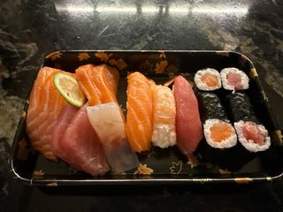 H4. Sushi sashimi misto