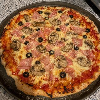 Pizza de Fiambre e Cogumelos