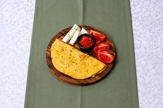 Omlet sa pečenicom