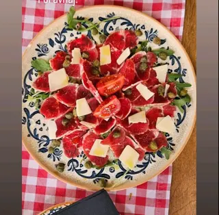 Biftek carpaccio