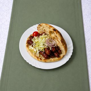 Kobasica sa kačkavaljem u somunu