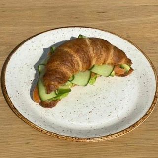 Kroasan sa lososom 250g