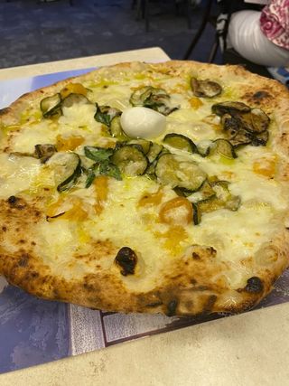 Pizza alla nerano 