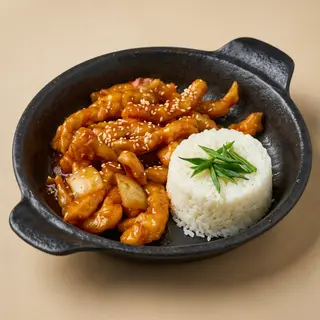 Курица в кисло-сладком соусе (400г)