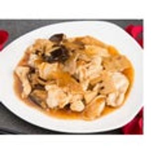 Maiale bambù e funghi