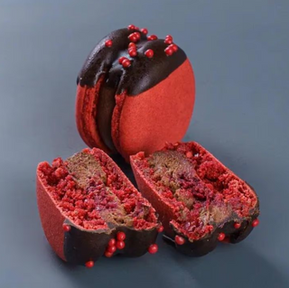 Макарон Вишня в Шоколаде (45г)