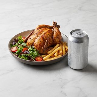 Menu pollo intero con insalata e patate