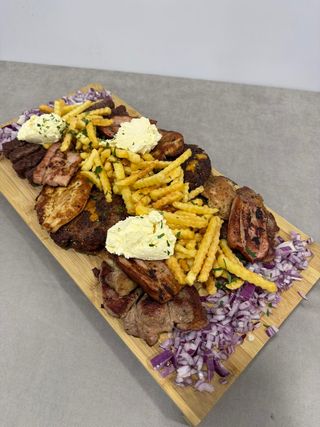 Mesna plata Mondo za 4 osobe 1,5kg