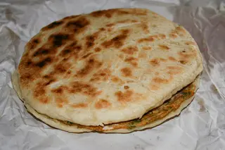 Chapati Omelette & Fromage Et Kabeb