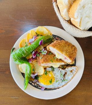 Shan Kaftaji Cordon Bleu