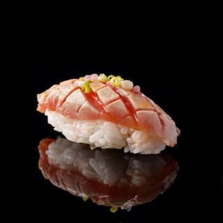 N°26, Sushi Thon snacké ( 2pcs )
