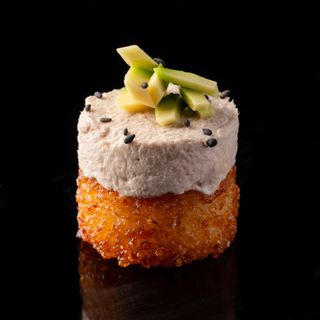 N°29, Sushi Thon mi cuit ( 2pcs )