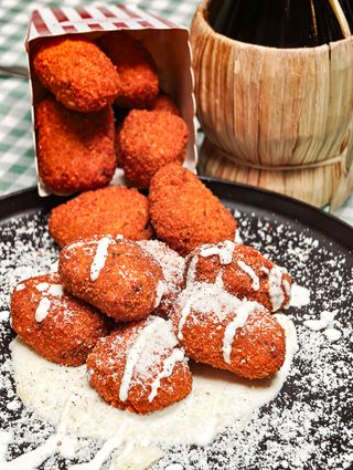 Mondeghili romani