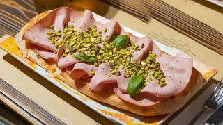 Mortadella e pistacchi