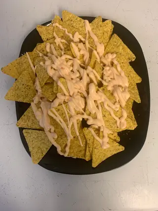 Nachos con cheddar