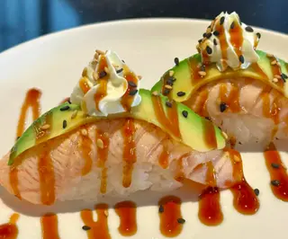Nigiri salmone flambé 4 pezzi 