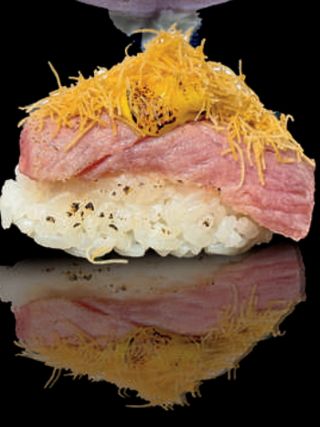 152.Nigiri tuna zafferano 2 pezzi