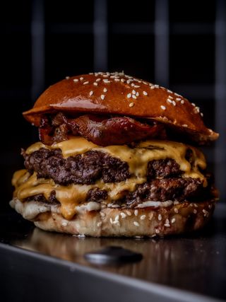 Burger Oog Stuffed Beef